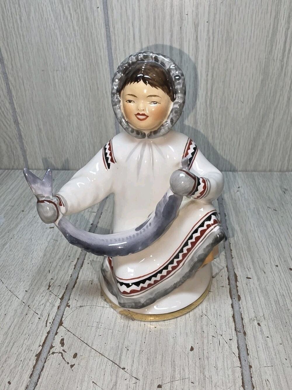 Vintage Eskimo Woman W/Fish Porcelain Figurine Lomonosov Inuit Russian USSR 5"
